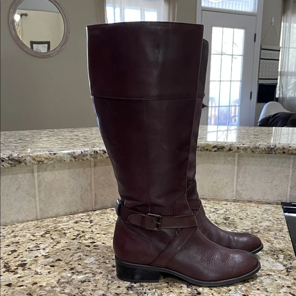 Women's Tall Leather Riding Boots in Burgundy